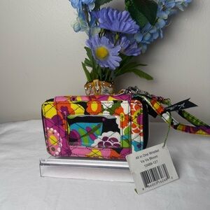 NWT Vera Bradley Va Va Bloom All In One Wristlet Retired Pattern
